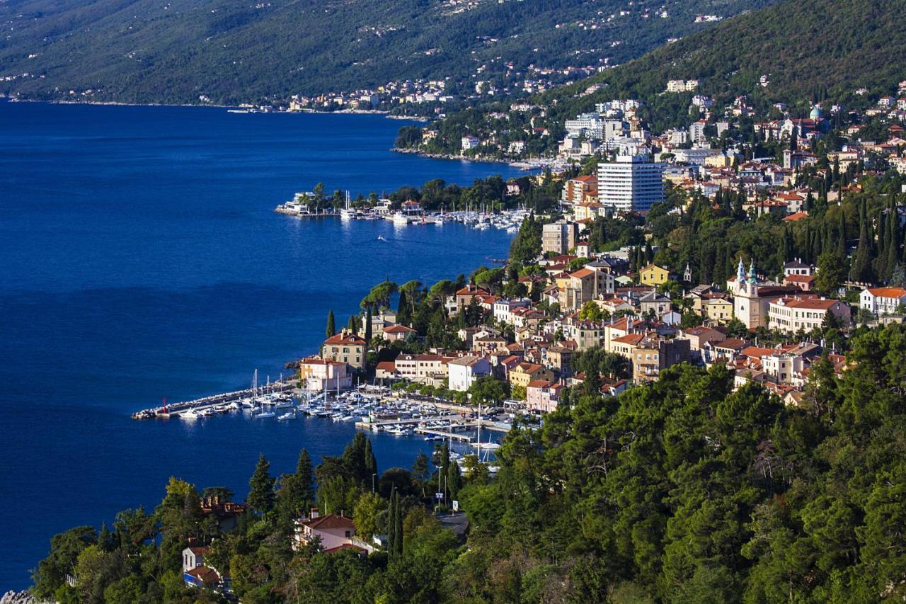 Apartments Matacin With Sea View Опатия Экстерьер фото